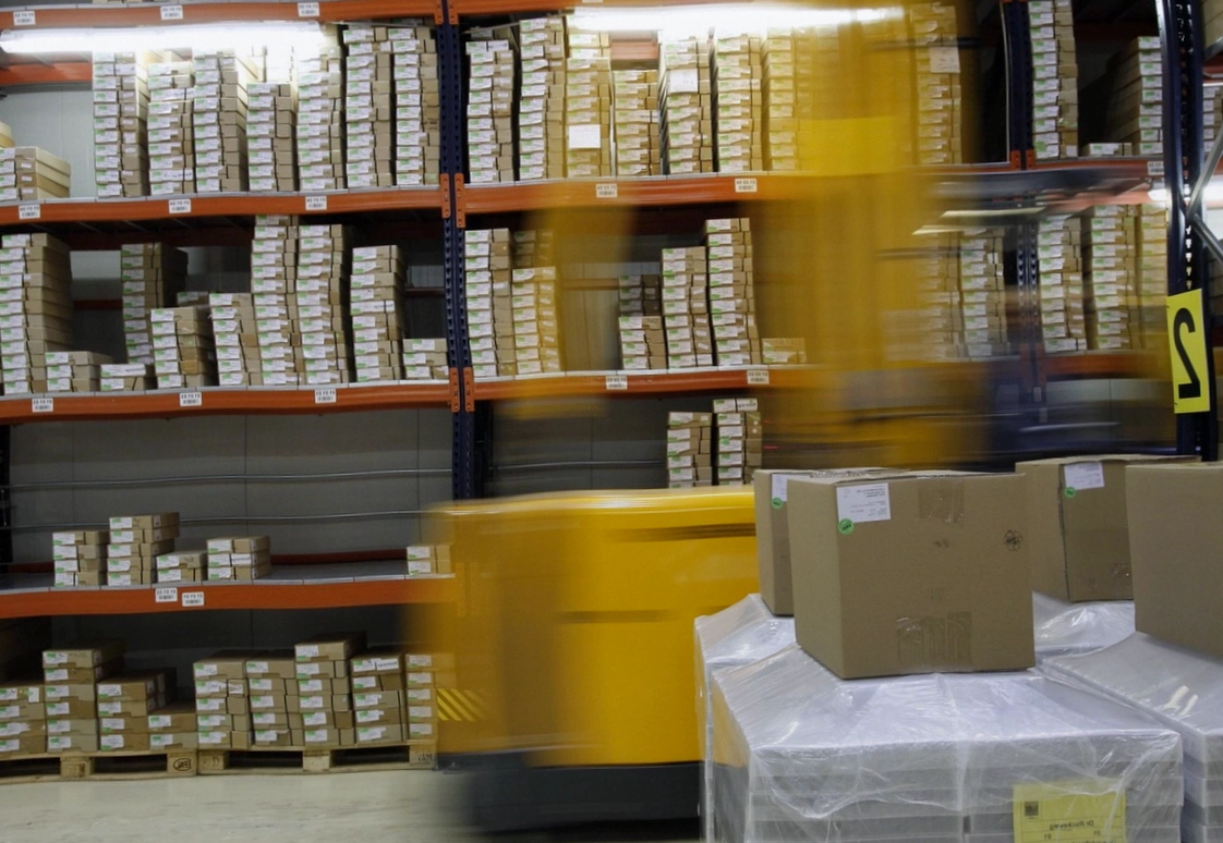 Coordinator answering a client email about a policy question